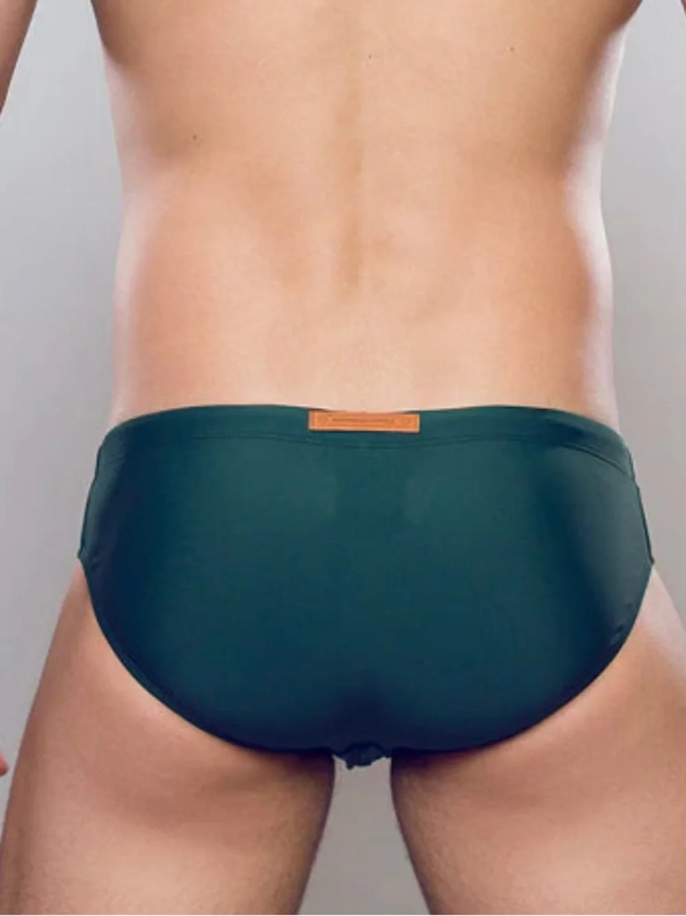 2EROS V10 Core Men’s Swim Brief – Dark Green. Medium 32-33. NWT.